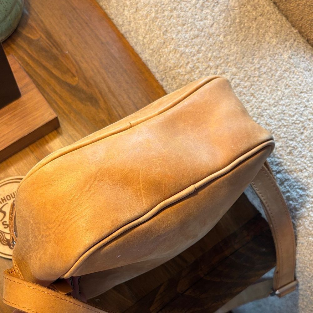 Duluth Trading Co. Tan Leather Crossbody Bag - Picture 9 of 16